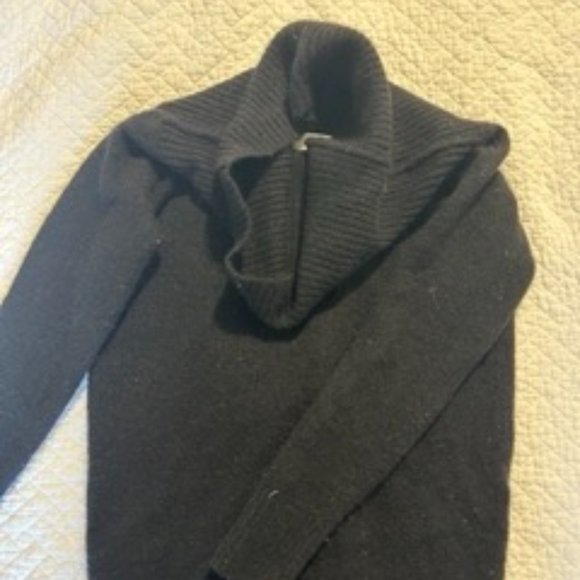 Aritzia Black Turtle Neck Wool Sweater, Size XXS - Picture 1 of 1